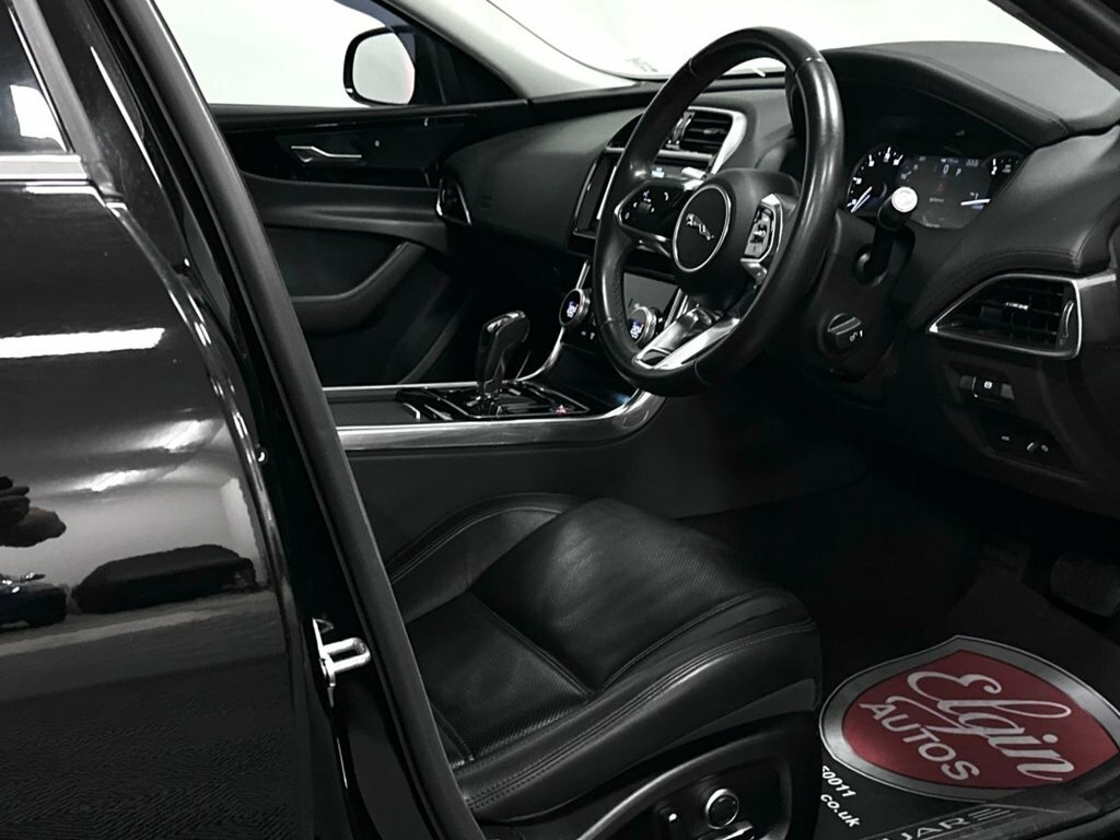 Jaguar XE 2.0 R-dynamic Se Black #21