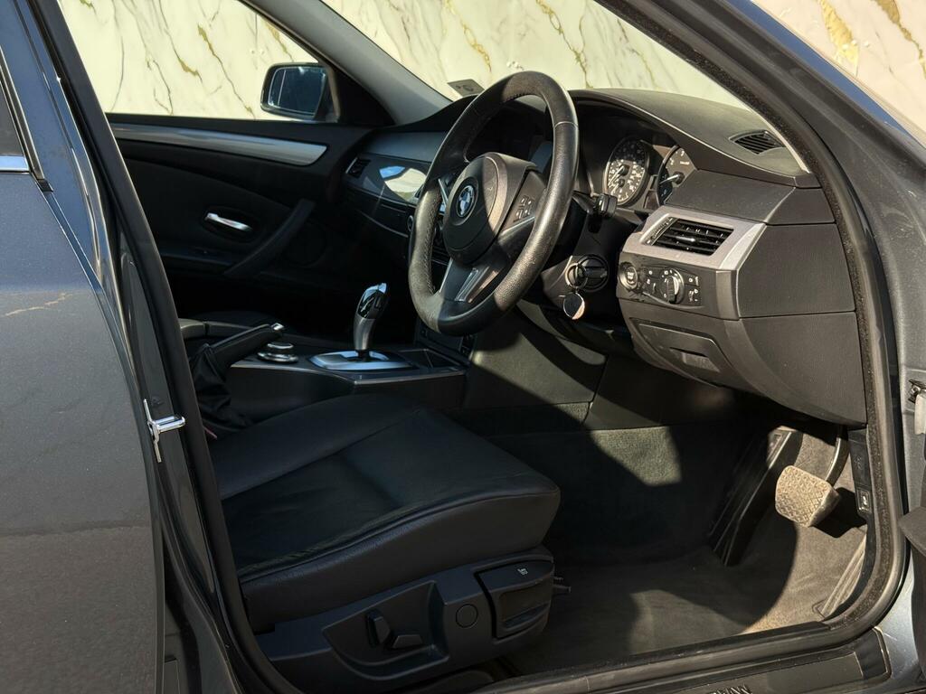 BMW 5 Series 2.0 520D Se Touring Red #40