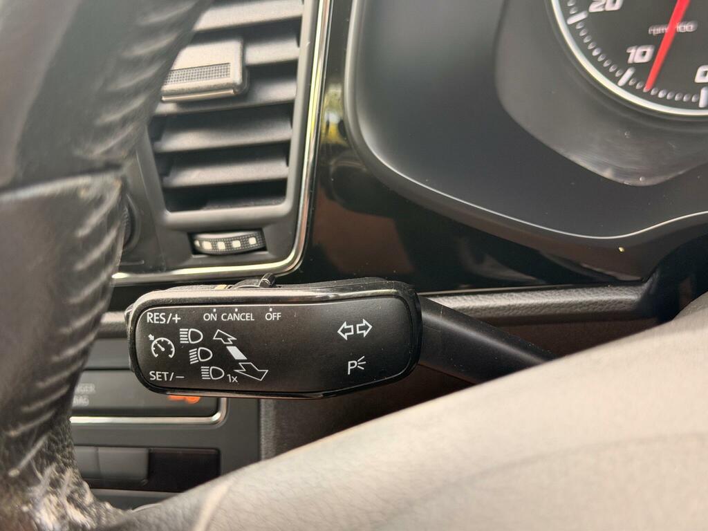 Seat Leon X-perience Tdi Se Technology 5-Door 11 Services In Black #23