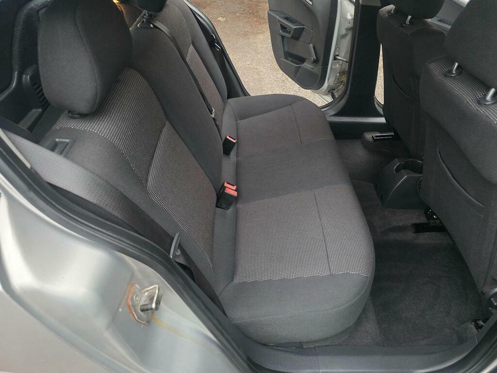 Vauxhall Astra Vauxhall Astra Design Hatch 1.8 Aut Grey #44