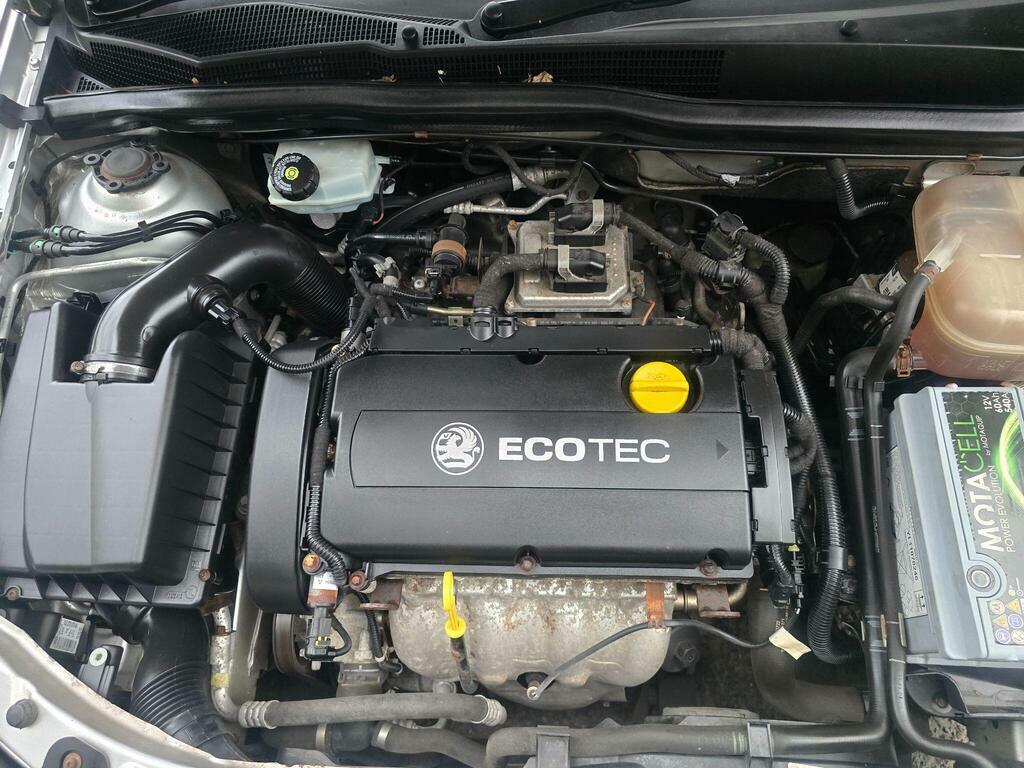 Vauxhall Astra Vauxhall Astra Design Hatch 1.8 Aut Grey #29