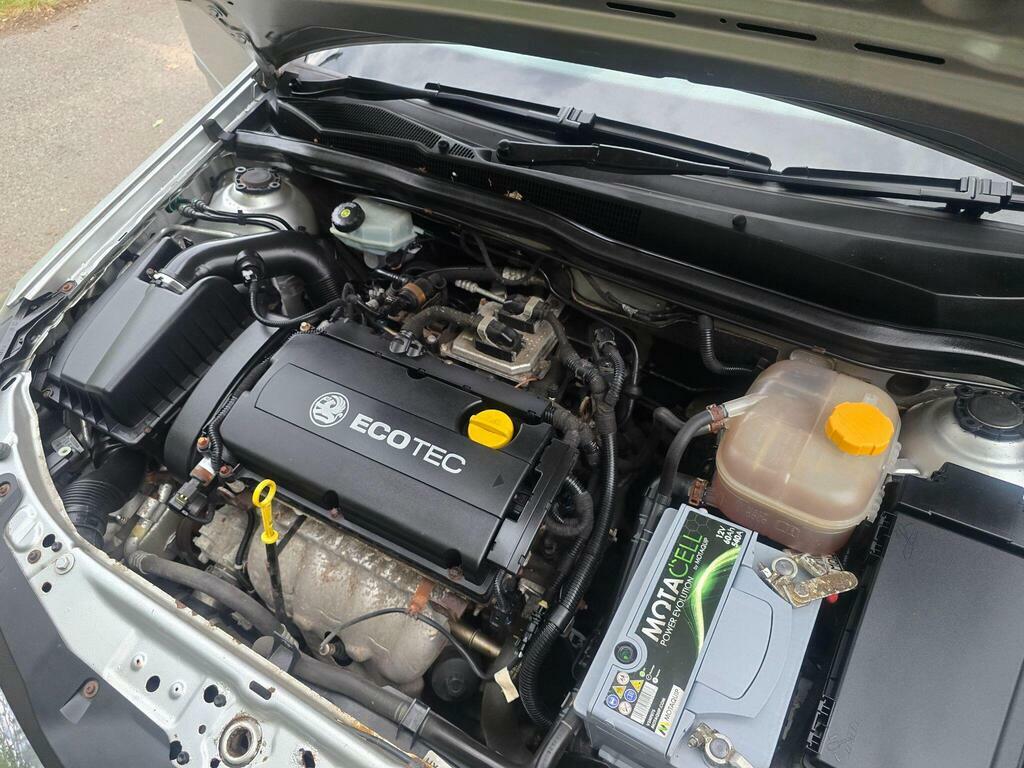 Vauxhall Astra Vauxhall Astra Design Hatch 1.8 Aut Grey #28