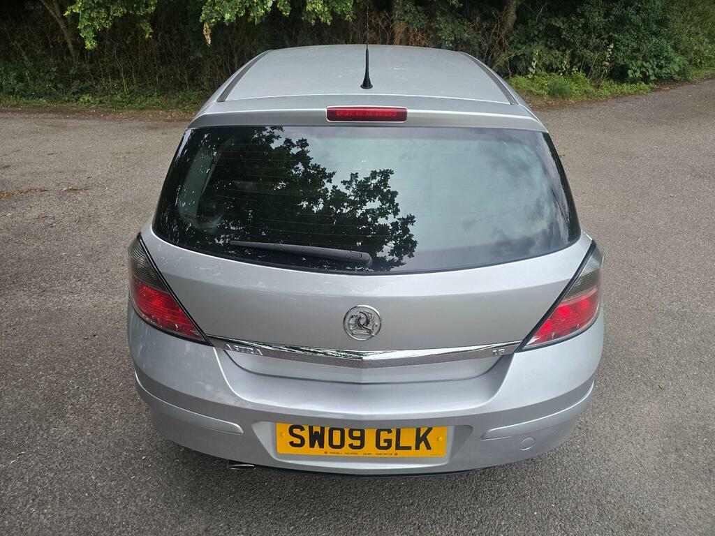Vauxhall Astra Vauxhall Astra Design Hatch 1.8 Aut Grey #19