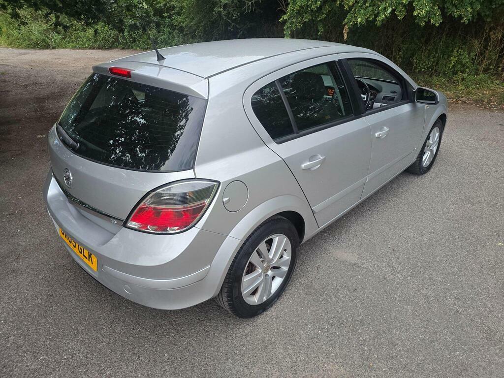 Vauxhall Astra Vauxhall Astra Design Hatch 1.8 Aut Grey #26
