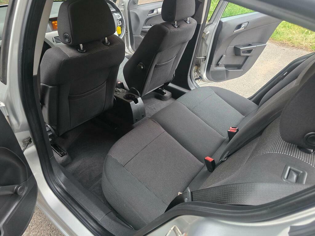 Vauxhall Astra Vauxhall Astra Design Hatch 1.8 Aut Grey #35
