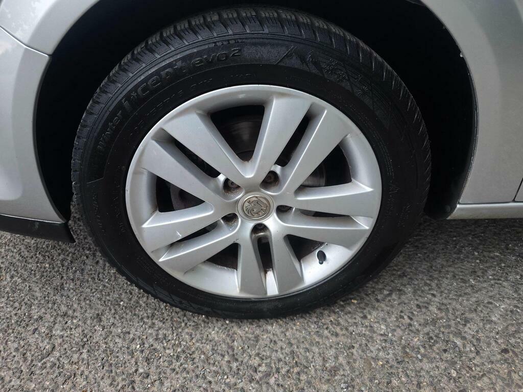 Vauxhall Astra Vauxhall Astra Design Hatch 1.8 Aut Grey #17