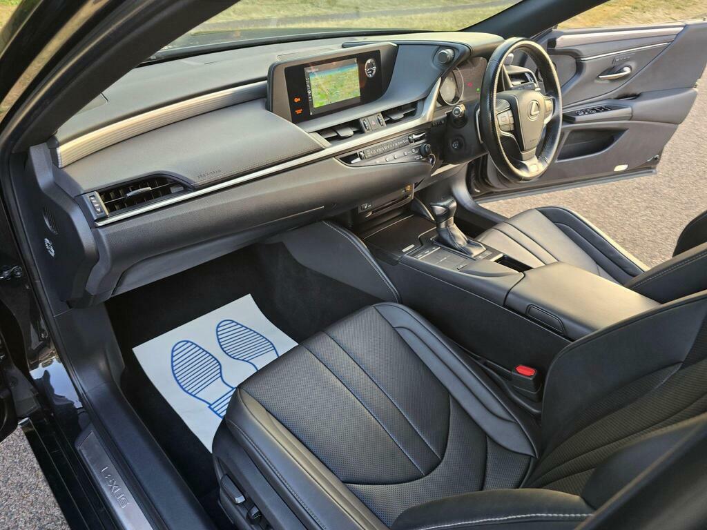 Lexus ES 300H F-sport Tech Safety Pack Black #99