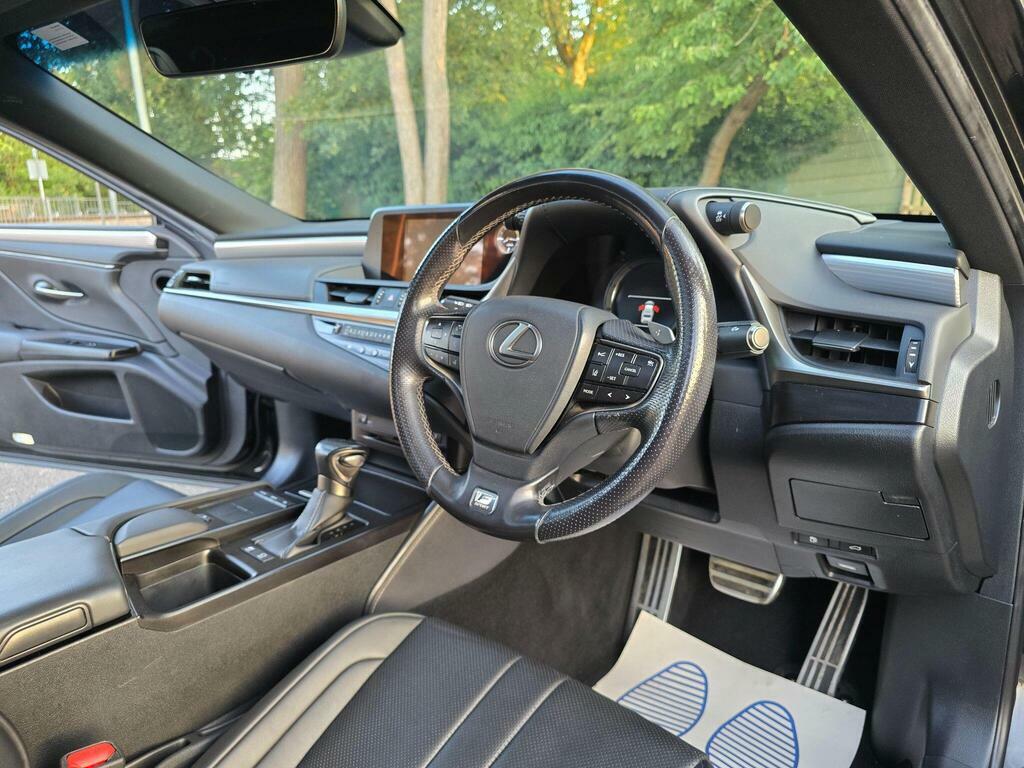Lexus ES 300H F-sport Tech Safety Pack Black #84
