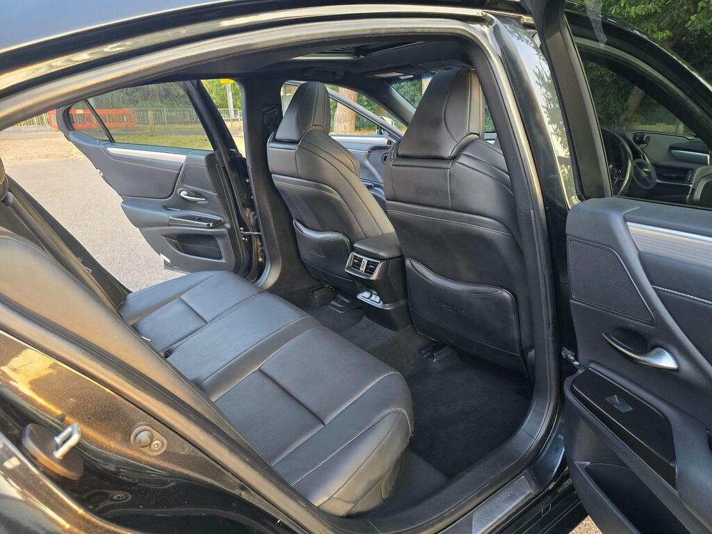 Lexus ES 300H F-sport Tech Safety Pack Black #55