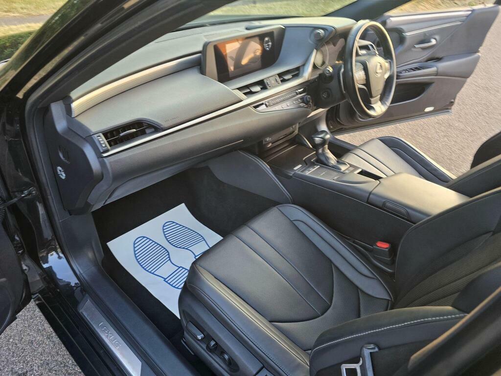Lexus ES 300H F-sport Tech Safety Pack Black #82
