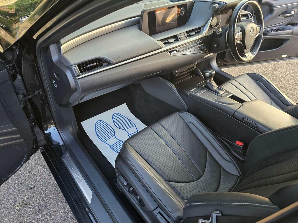 Lexus ES 300H F-sport Tech Safety Pack Black #73