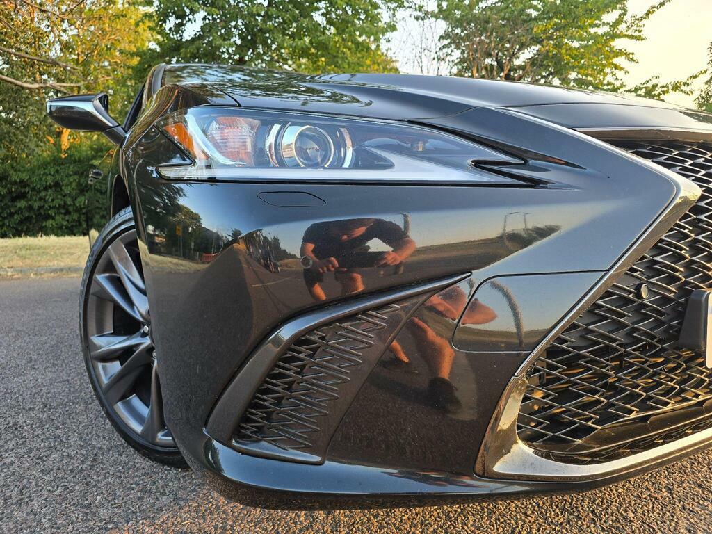 Lexus ES 300H F-sport Tech Safety Pack Black #35