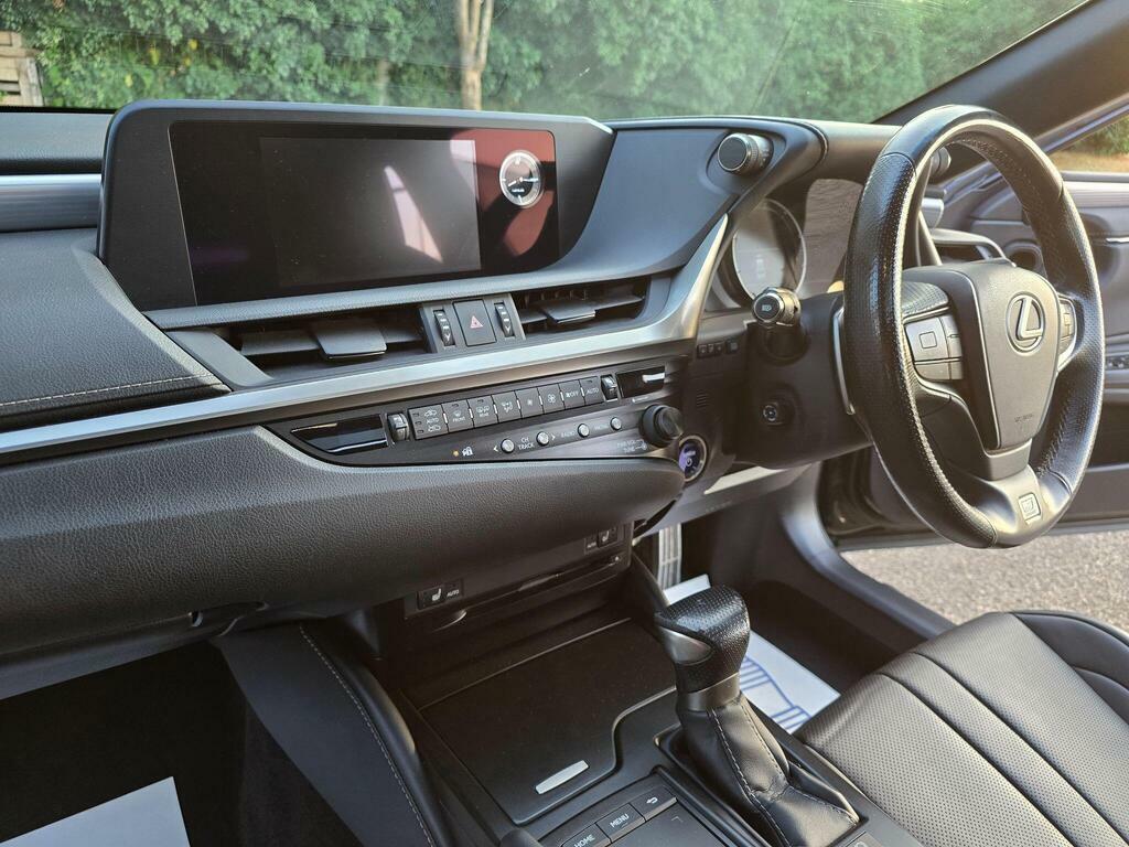 Lexus ES 300H F-sport Tech Safety Pack Black #77