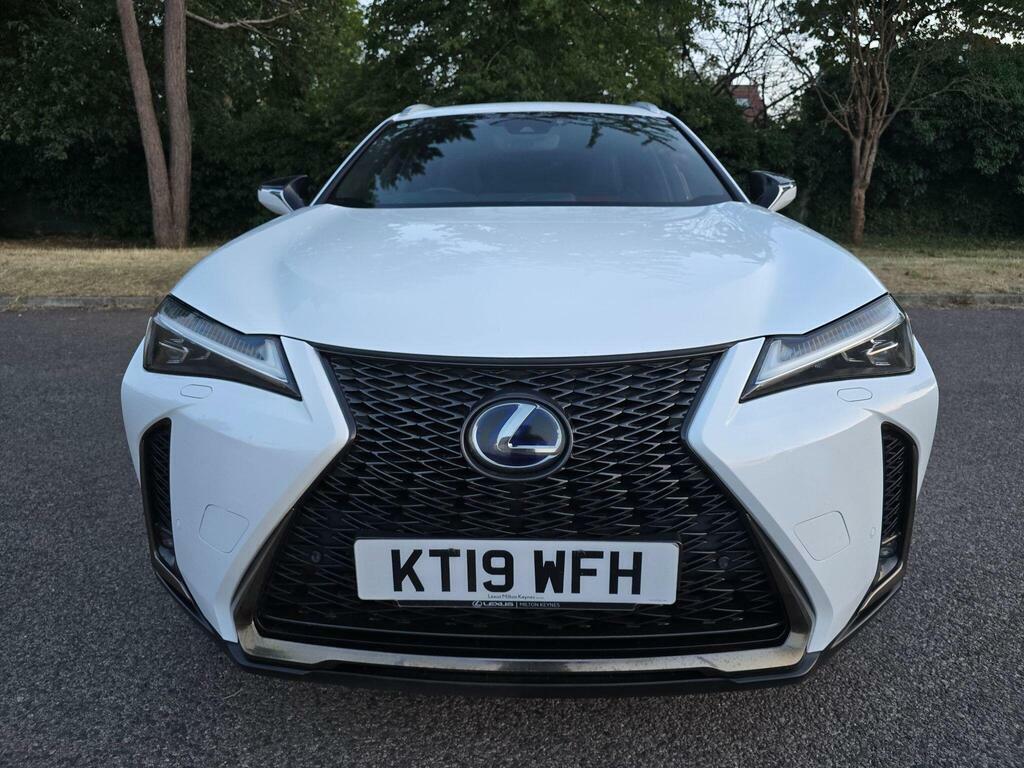 Lexus UX 2.0 250H Takumi E-cvt White #17
