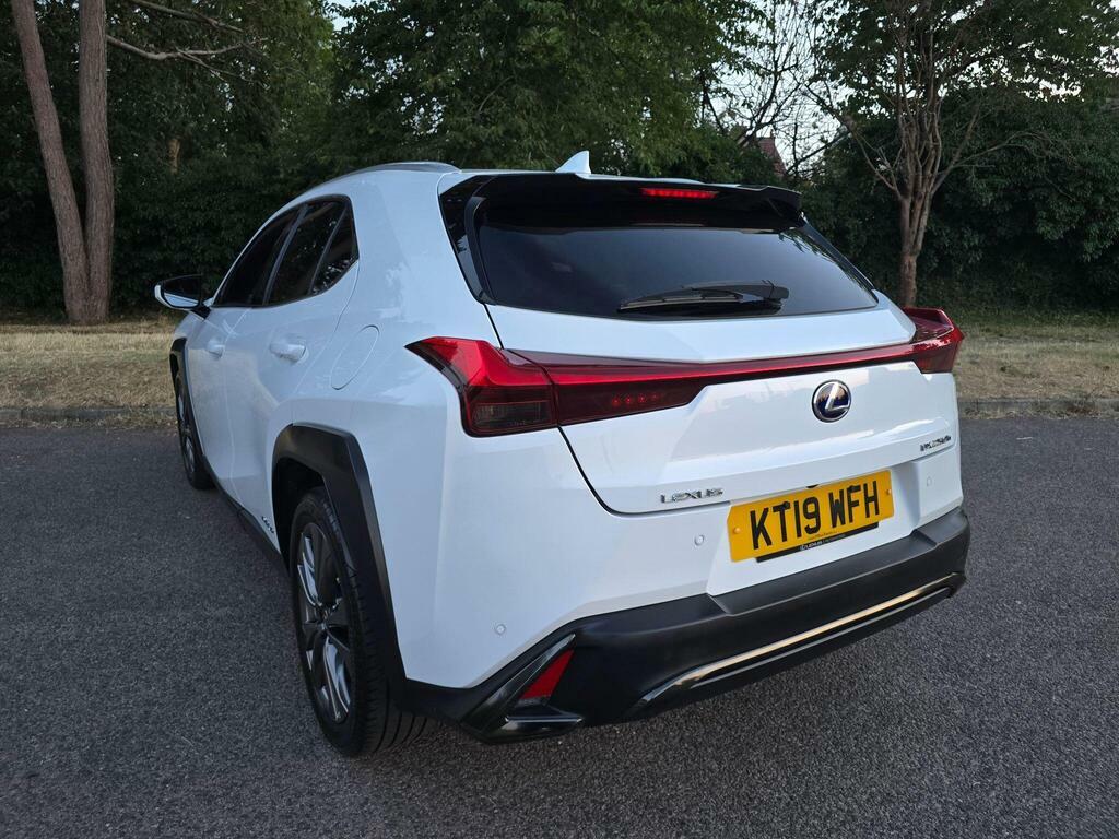 Lexus UX 2.0 250H Takumi E-cvt White #45