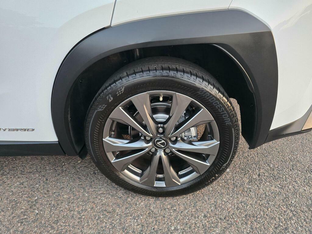Lexus UX 2.0 250H Takumi E-cvt White #34