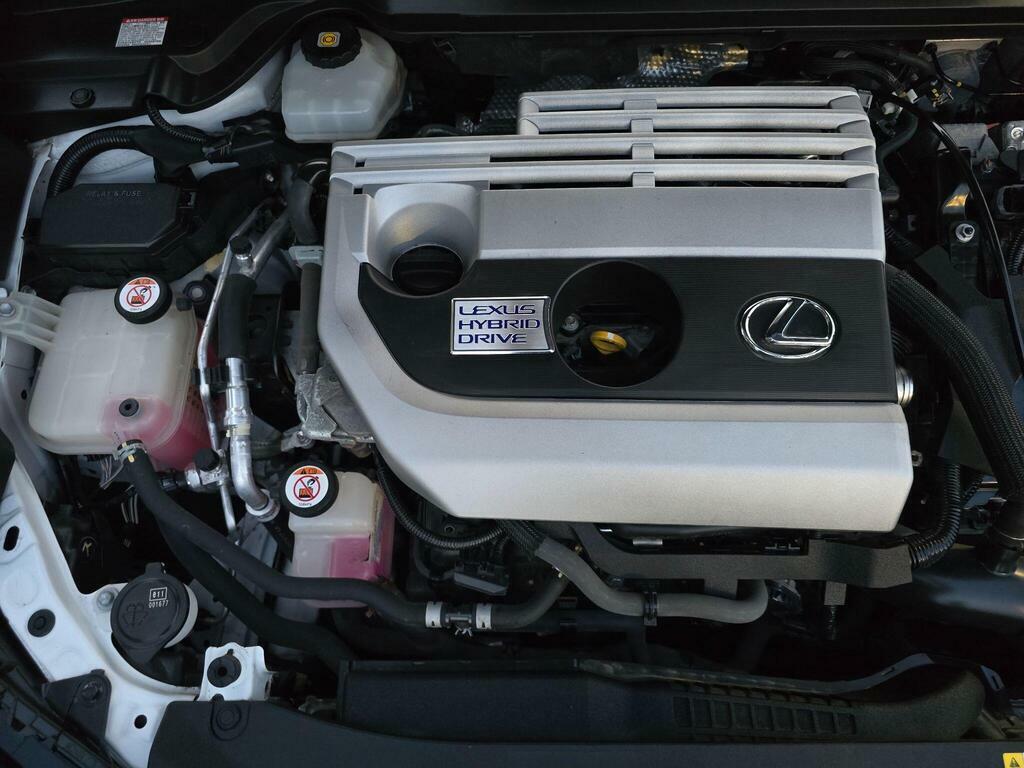Lexus UX 2.0 250H Takumi E-cvt White #64