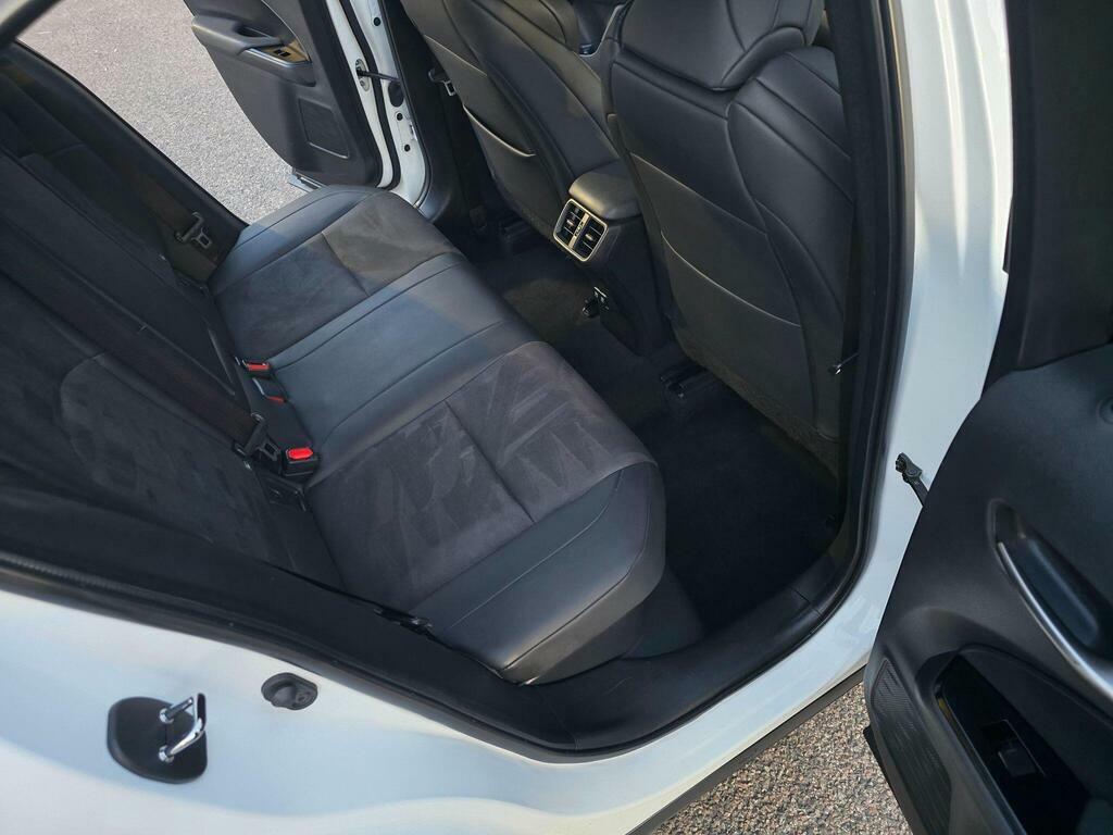 Lexus UX 2.0 250H Takumi E-cvt White #86