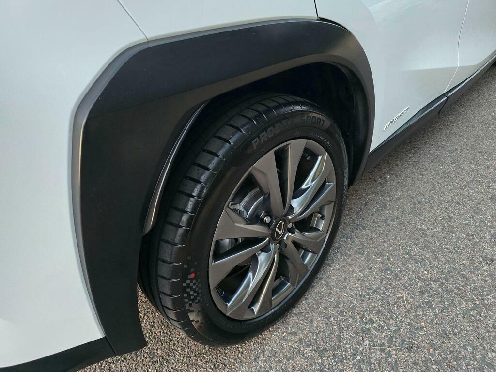 Lexus UX 2.0 250H Takumi E-cvt White #33