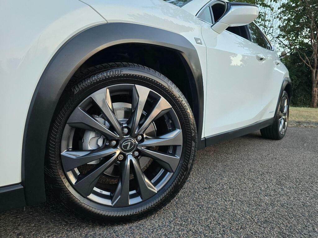 Lexus UX 2.0 250H Takumi E-cvt White #8