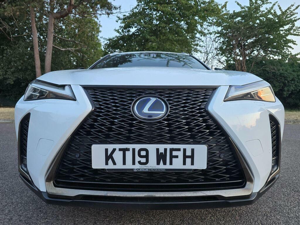 Lexus UX 2.0 250H Takumi E-cvt White #16