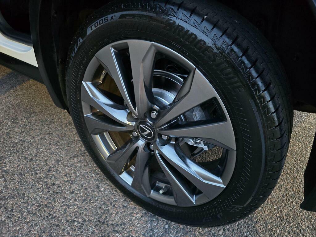 Lexus UX 2.0 250H Takumi E-cvt White #93