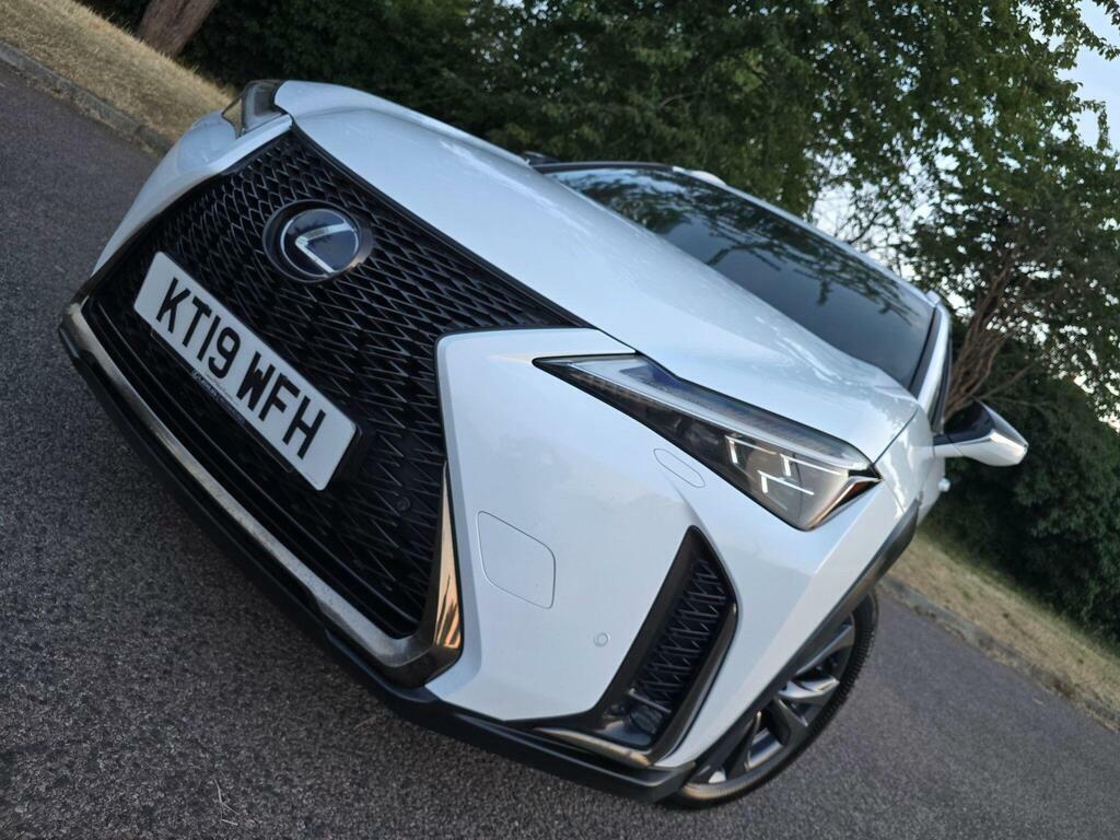 Lexus UX 2.0 250H Takumi E-cvt White #25