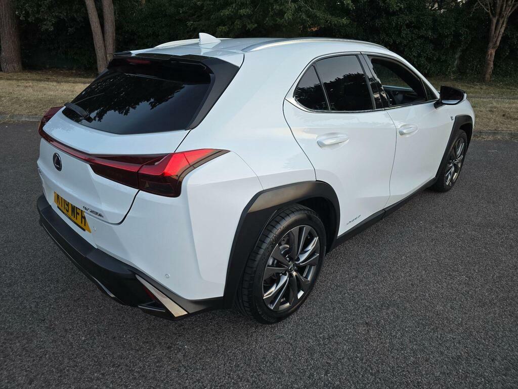 Lexus UX 2.0 250H Takumi E-cvt White #49