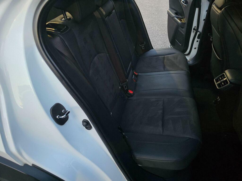 Lexus UX 2.0 250H Takumi E-cvt White #80