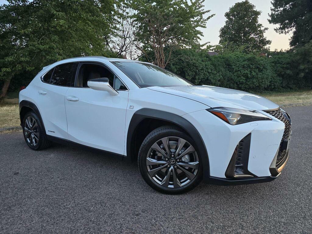 Lexus UX 2.0 250H Takumi E-cvt White #31
