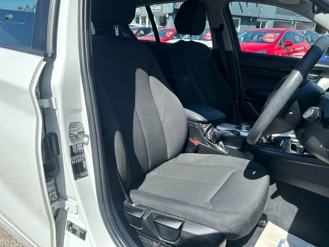 BMW 1 Series 2018 2.0 118D Se Hatchback Euro YE18JCZ White #5