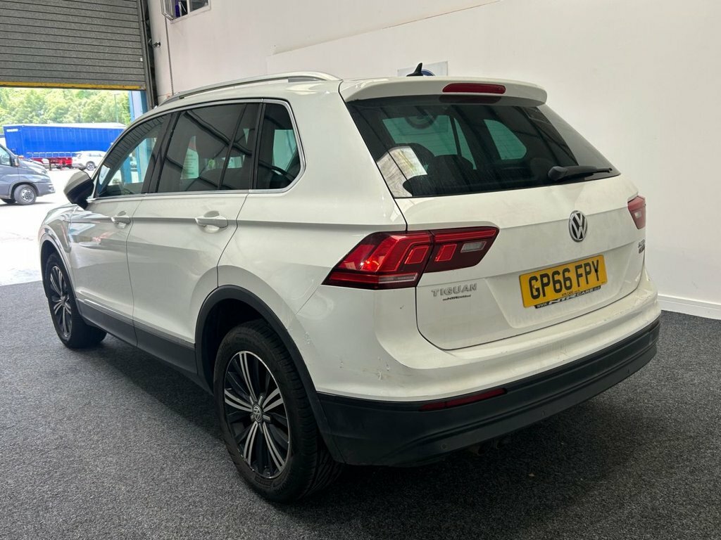 Volkswagen Tiguan 2L Se Navigation GP66FPY White #3