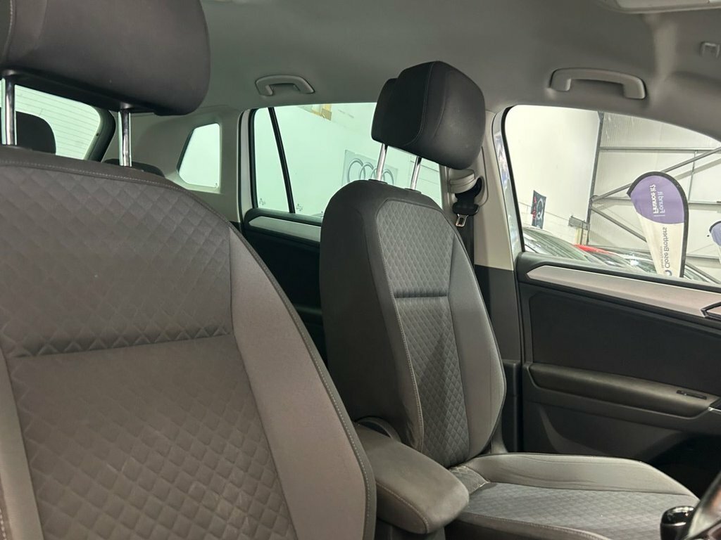 Volkswagen Tiguan 2L Se Navigation GP66FPY White #6