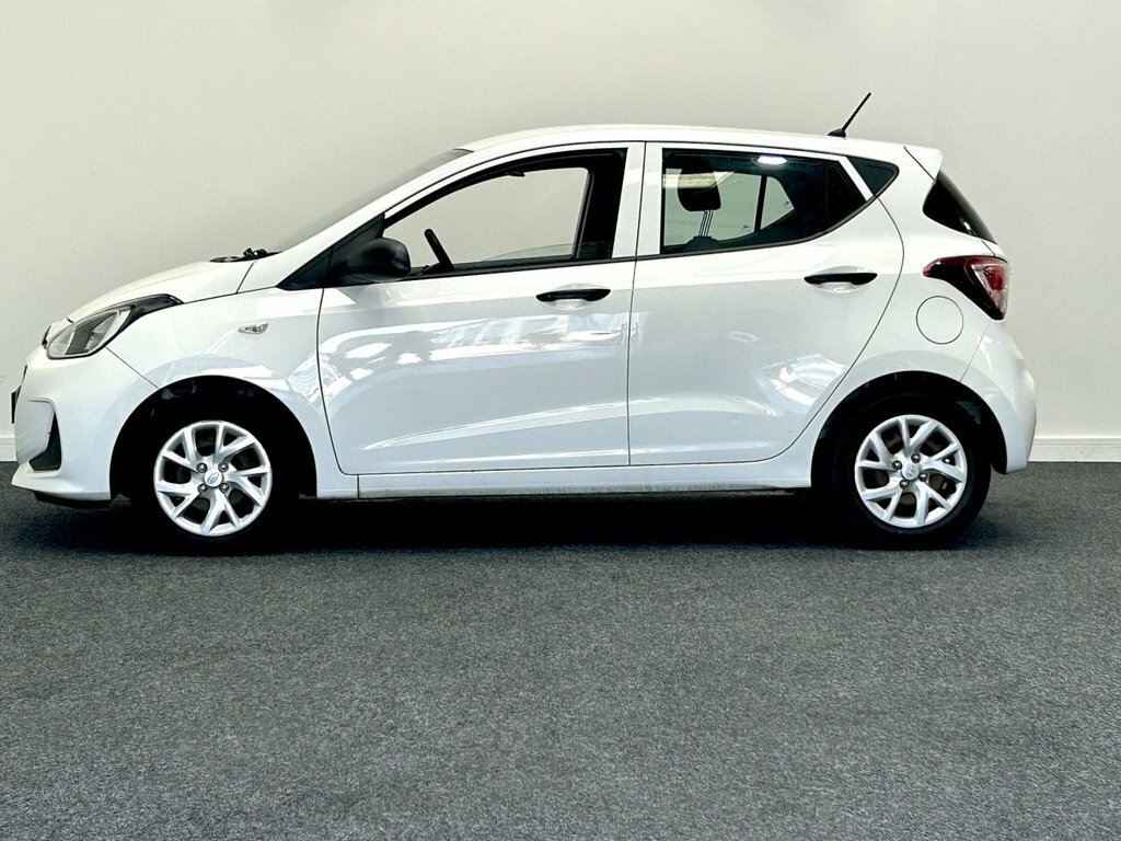 Hyundai I10 Hatchback PF19UJL White #3