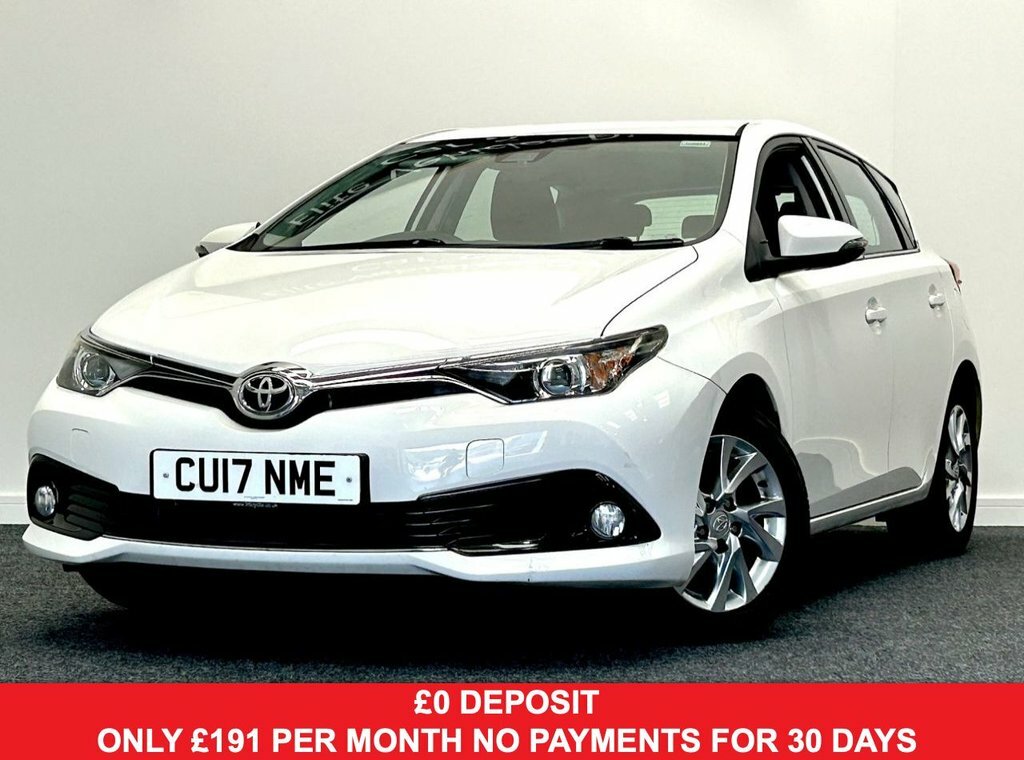 Toyota Auris Hatchback White