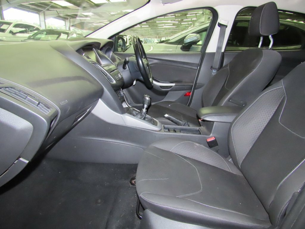 Ford Focus 1.5 Tdci 120 Zetec Silver #11