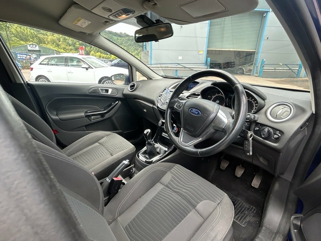 Ford Fiesta Hatchback CV65KBZ Blue #5