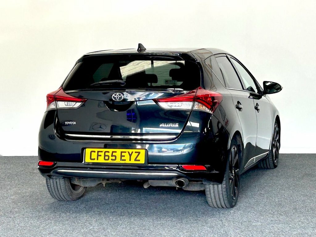 Toyota Auris Hatchback Grey #4