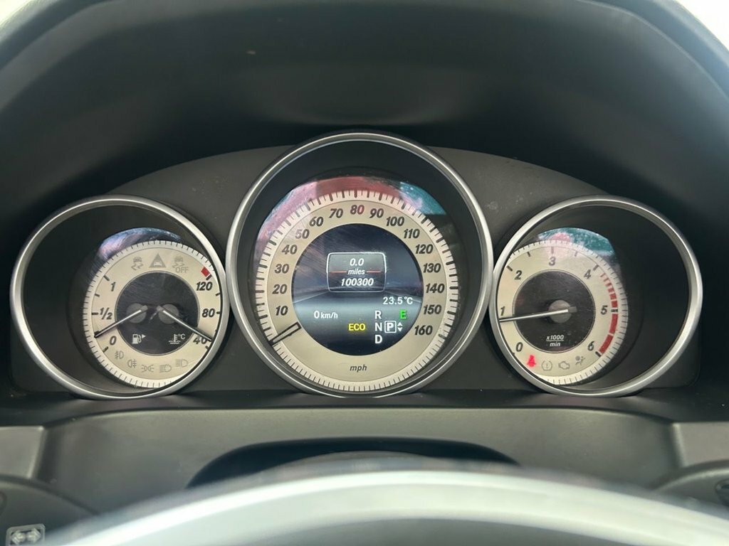 Mercedes-Benz E Class Mercedes E220d Amg Line Edition 7G-tronic Cabr White #15