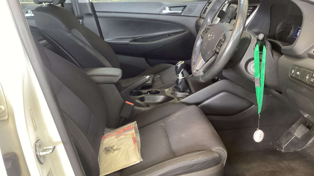 Hyundai Tucson Suv Silver #9