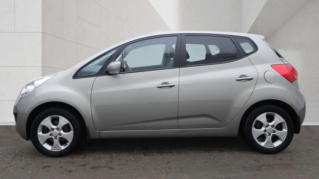 Kia Venga Mpv Silver #6