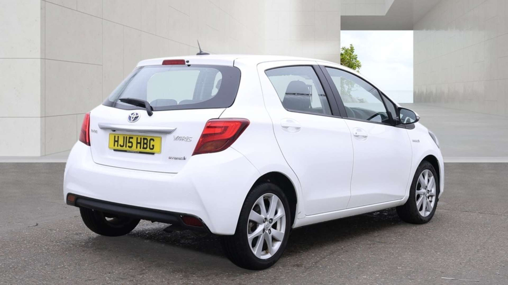 Toyota Yaris Vvt-h Excel Hatchback Hybrid E-cvt Euro 6 White #4