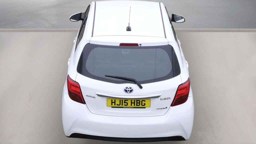 Toyota Yaris Icon Silver #8