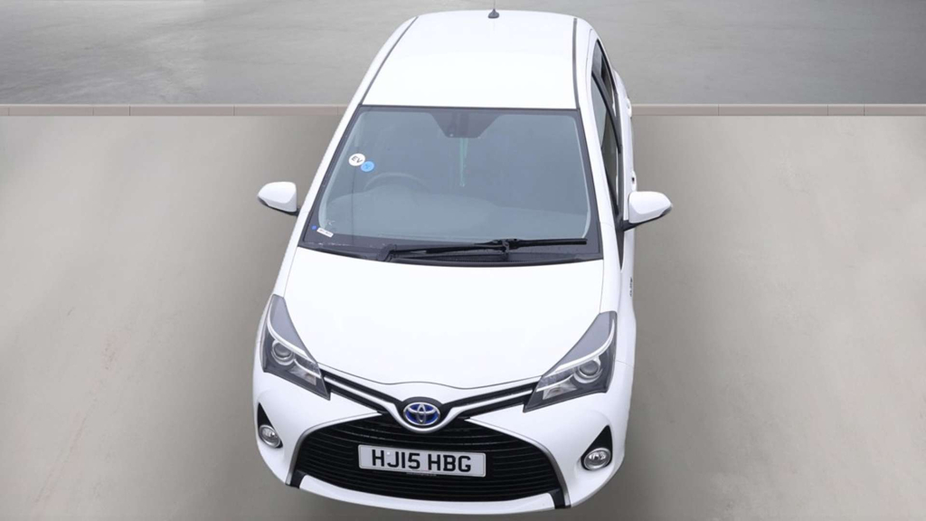 Toyota Yaris Icon Silver #7