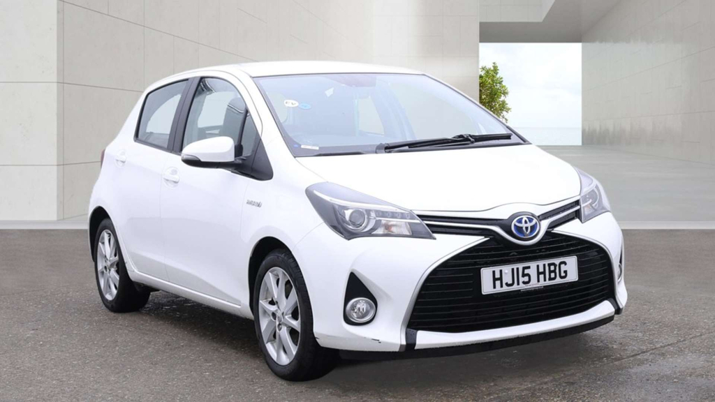 Toyota Yaris Vvt-h Excel Hatchback Hybrid E-cvt Euro 6 White