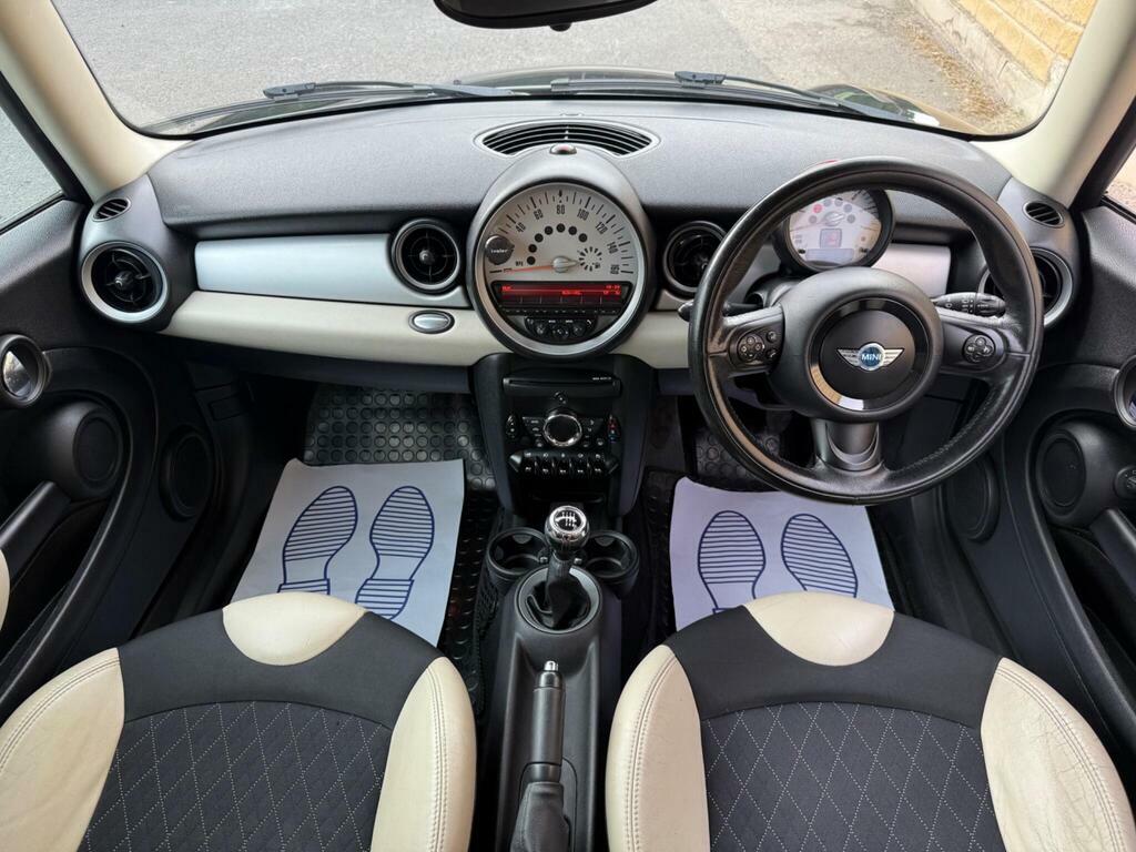 Mini Clubman Cooper D White #17