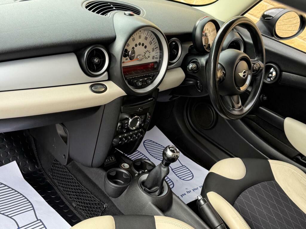 Mini Clubman Cooper D White #16