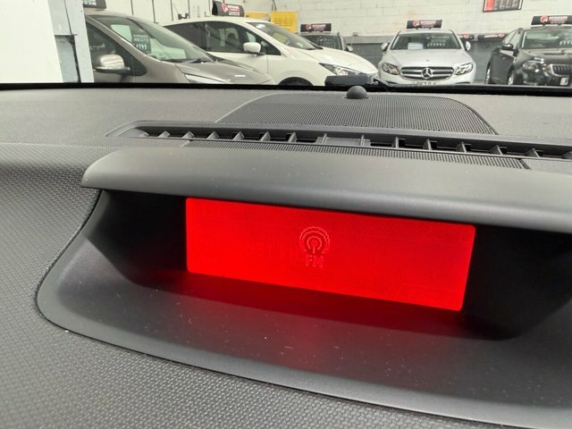 Vauxhall Meriva Tech Line White #44