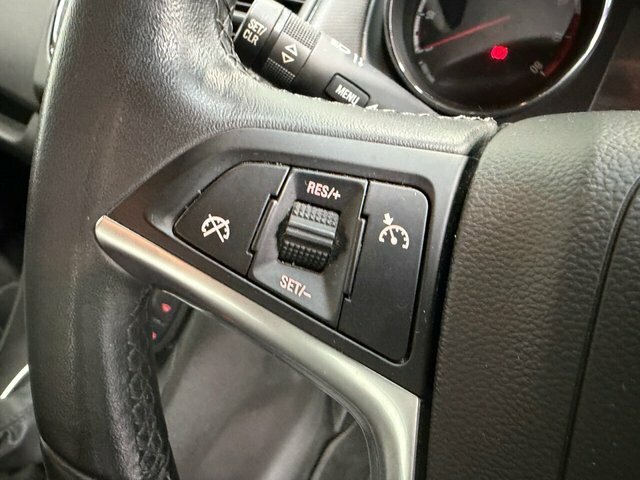 Vauxhall Meriva Tech Line White #34