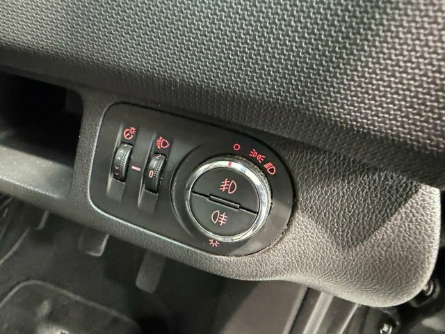 Vauxhall Meriva Tech Line White #31